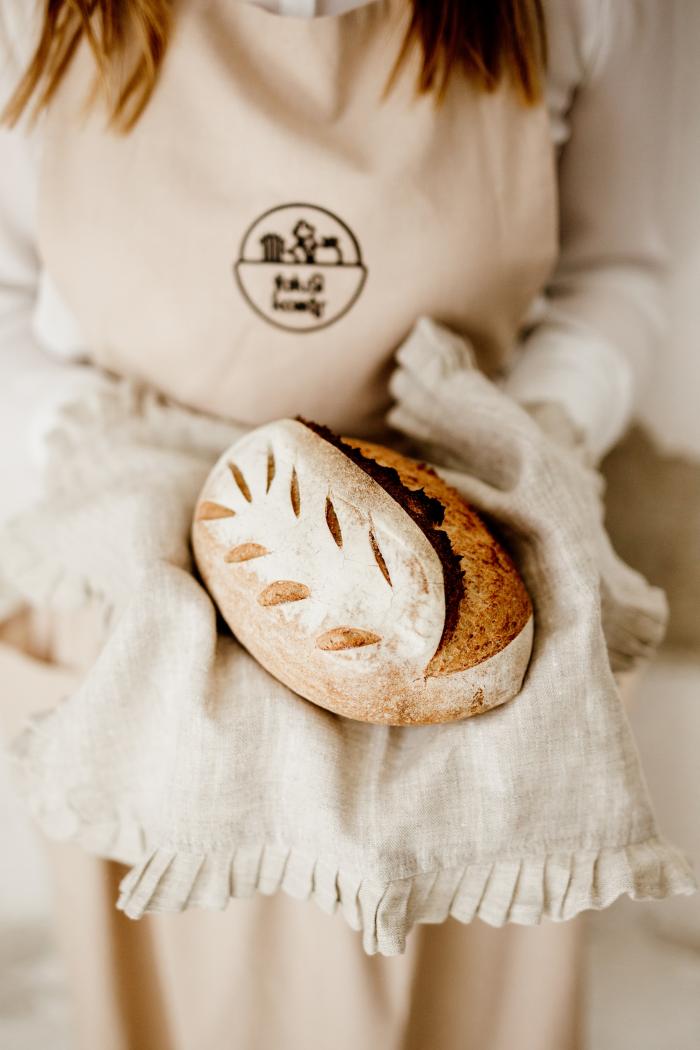 Félbarna kenyér (alakorral)